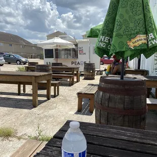 Sitting area + Food Truck