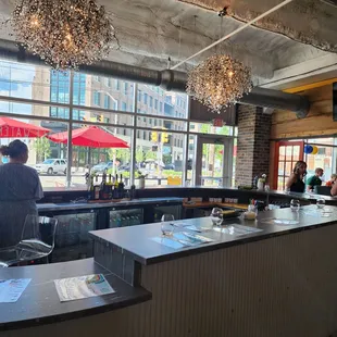 Order area/wine tasting area