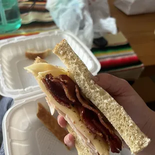 Turkey/bacon/gouda/apple on sourdough