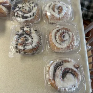 Maple Syrup Cinnamon Roll and applesauce