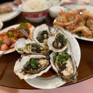 Fat af live oysters black bean