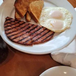 Eggs, toast and ham