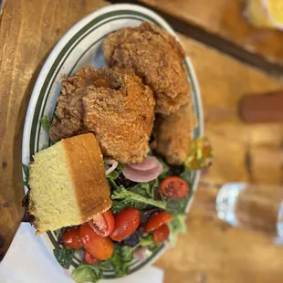 Fried chicken w salad