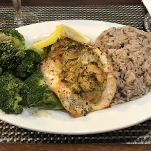 Chillin with Lil Cuz getting some dinner before she goes home for winter break. Stuffed Salmon with shrimp and crabmeat. Yummy Yummy!!!