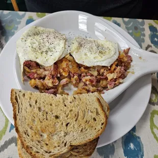 Corned beef and hash skillet