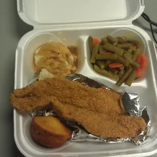Catfish, green beans and mashed potatoes