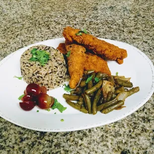 Dirty Quinoa Rice, Fried Rock Fish, Sauteed Green Beans, Honey Grapes