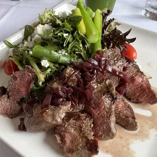 Grilled Steak Salad
