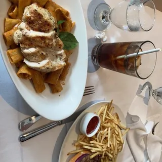 Rigatoni Pasta with Grilled Chicken Breast
