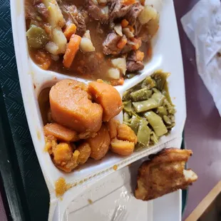 Stew beef, yams, green beans, corn bread.