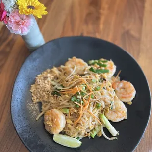 pad thai with shrimp