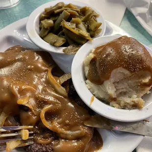 Hamburger steak with mashed potatoes &amp; green beans