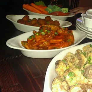 Deep fried mushrooms, wings, spicy Az tots &amp; veggie basket