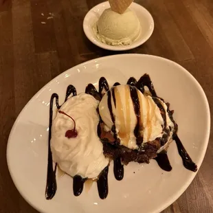 Pistachio Dessert Mini &amp; Double Chocolate Gooey