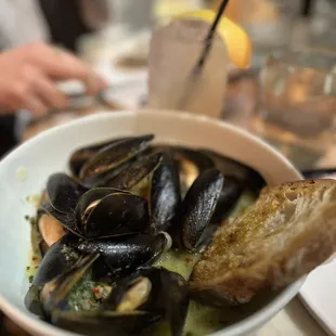 HH: mussels