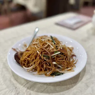a plate of noodles