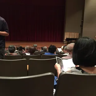 Didn&apos;t know they had an auditorium up here in pearl city
