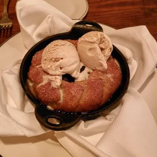 Rustic Apple Black Iron Pie