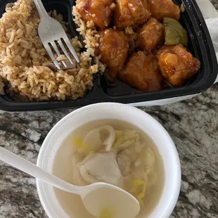 General Tso&apos;s Chicken and Wonton Soup