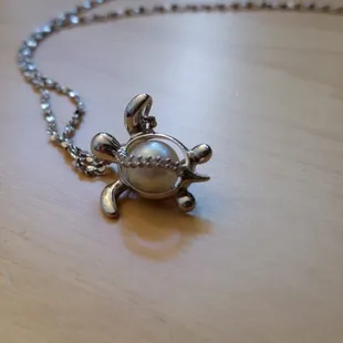 Turtle - chain purchased separately