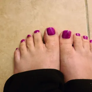 Streaky uneven color. Toe nails not properly shaped, barely even cleaned out, my feet were barely even scrubbed.