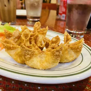 Crab cheese wontons