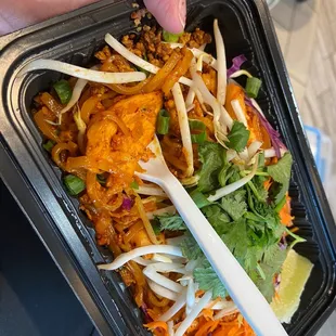 My chkn pad thai was sooo good i went bk twice. No utensils in to go bag.