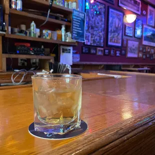Well whiskey on the rocks 4.00
