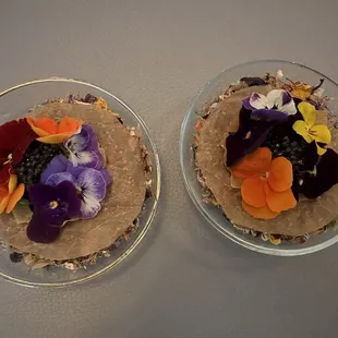 Flower and caviar tart