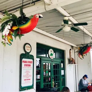 Outside seating &amp; decor
