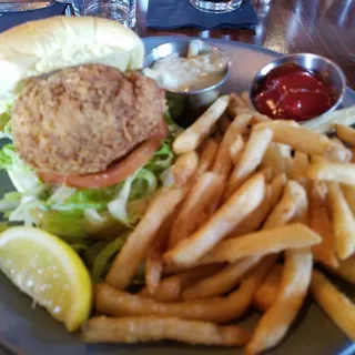Crispy Crab Cake Sandwich