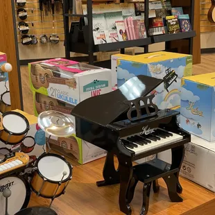 Drum set,  baby bell piano