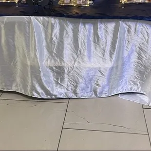 Wrinkled table cloths