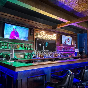 Pearls Bar & Night Club
