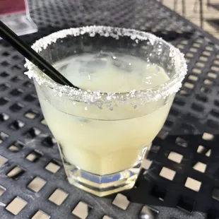 a margarita in a glass