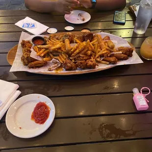 20 wing , P &amp; P Original Wings, spicy garlic, chili, mango hay, chipotle