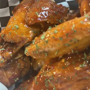 food, chicken wings and fried chicken