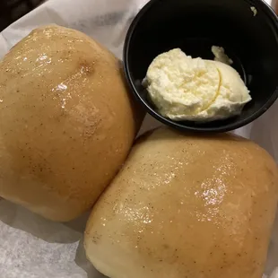 Complimentary rolls (but you have to ask for)