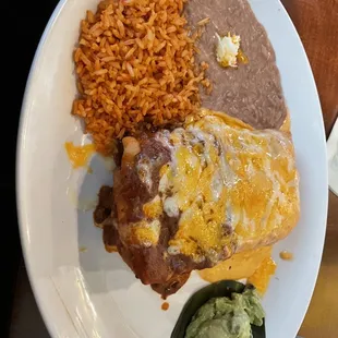 a plate of mexican food