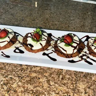 Cracker Caprese Tomato&apos;s
