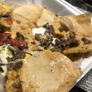 a tray of nachos