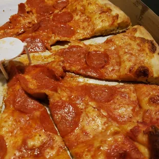 Very greasy and taste was off like the cheese was old and the crust was over cooked almost burnt