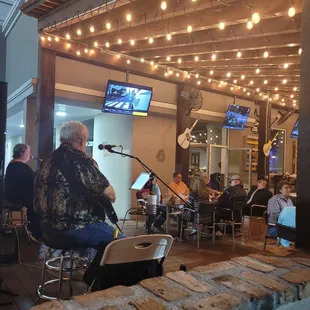 Live music on some nights. Love the outdoor space!