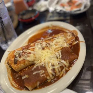 Lunchtime with dinner-size meals!!!