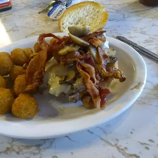 Now that's a bacon cheeseburger