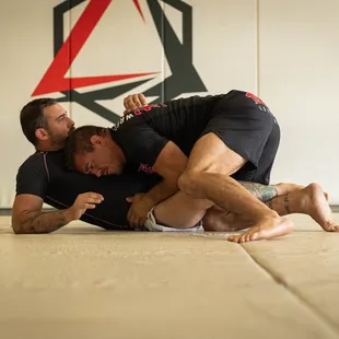 Professor Stephen and Jered working body lock techniques for www.peerlessacademy.com
