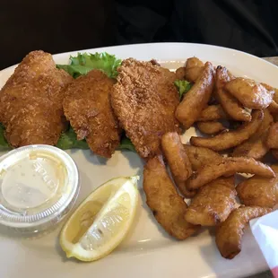 12/04/2021 - Breaded Cod Platter w/ onion petals $14