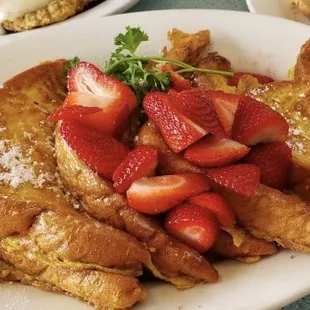 French Toast with Fresh Strawberries
