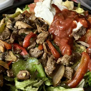 Fajita Steak Salad with Sour Cream (2 oz) and Salsa (2 oz)