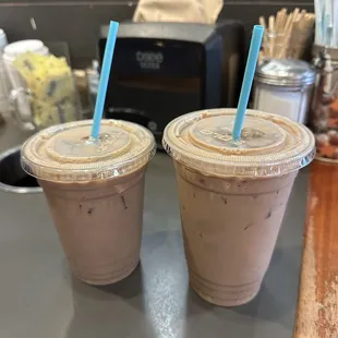 Dual iced mochas